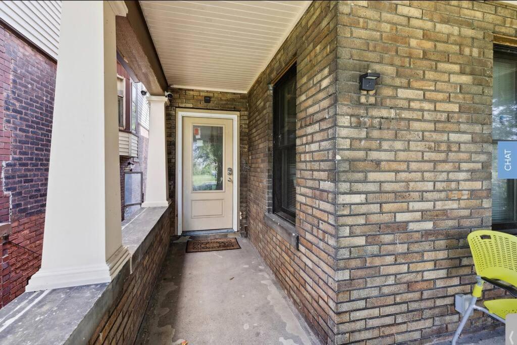 Apartment Tranquil Haven Retreat Detroit